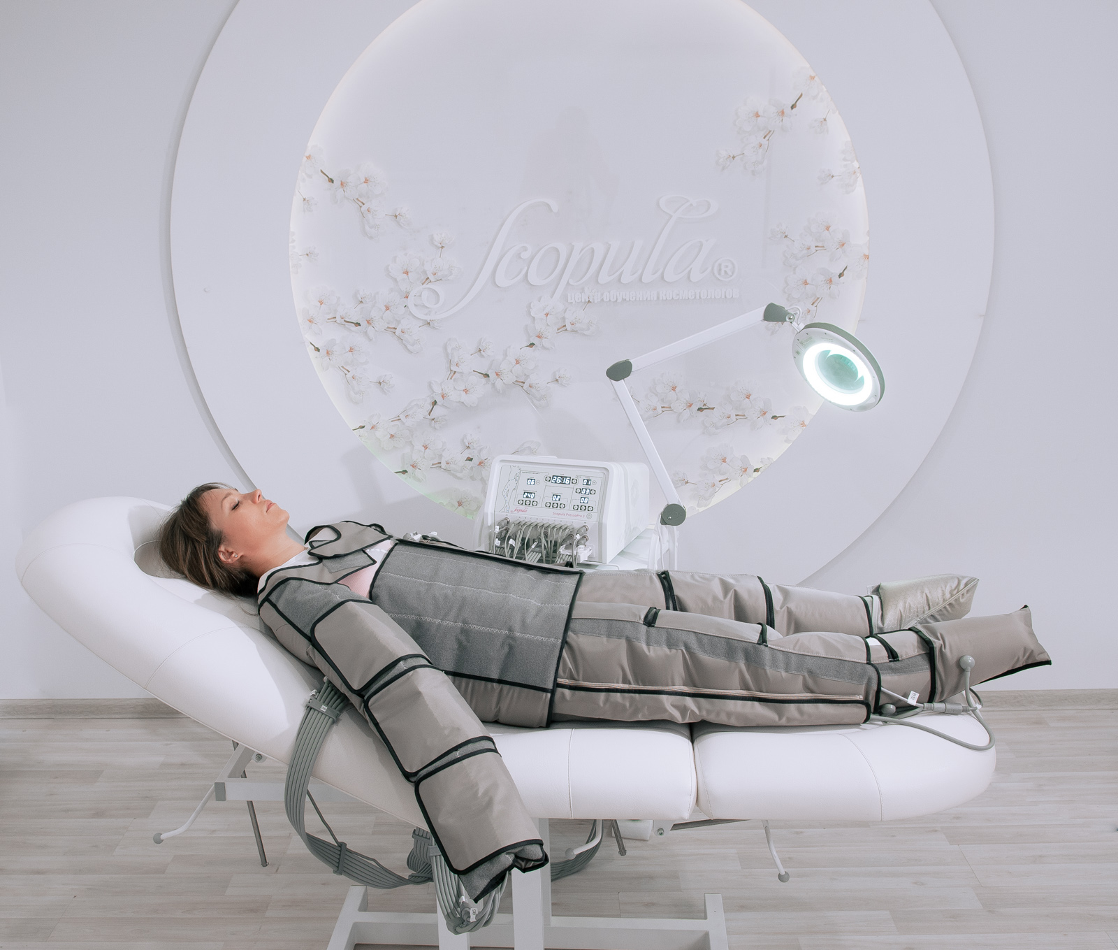 Аппарат физиотерапевтический для прессотерапии, ик-прогрева, миостимуляции Scopula PressoPro 3